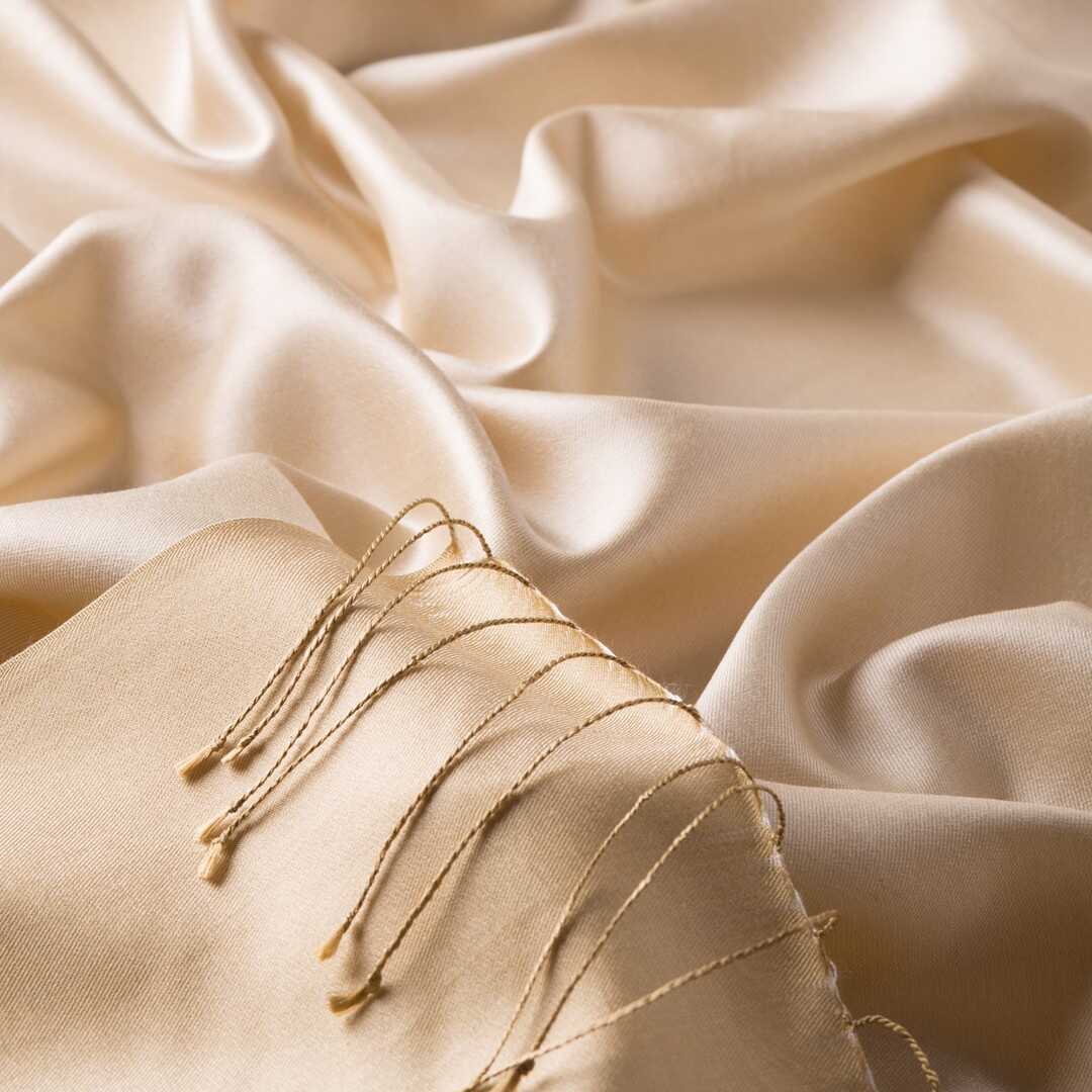 Ipekevi 927 Cream Reversible Silk Shawl